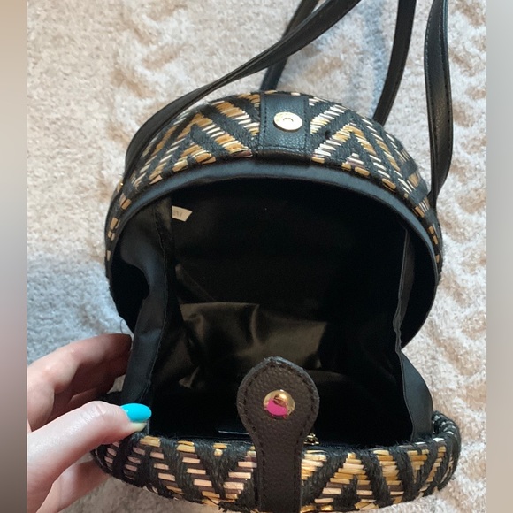 Lionel Javana Rattatan Chevron Circle Crossbody Bag - Picture 5 of 7